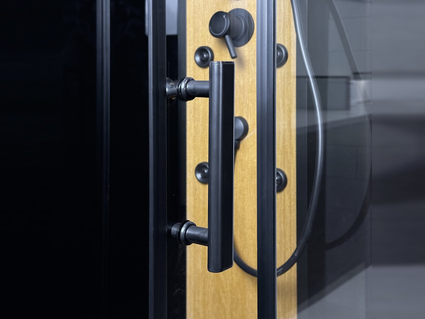 Metro Lux Shower Enclosure thumbnail 4