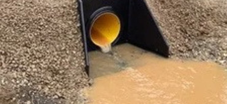 Round single headwall fitted to an HDPE stormwater pipe